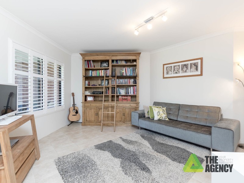 10 Second Avenue, Woodbridge WA 6056