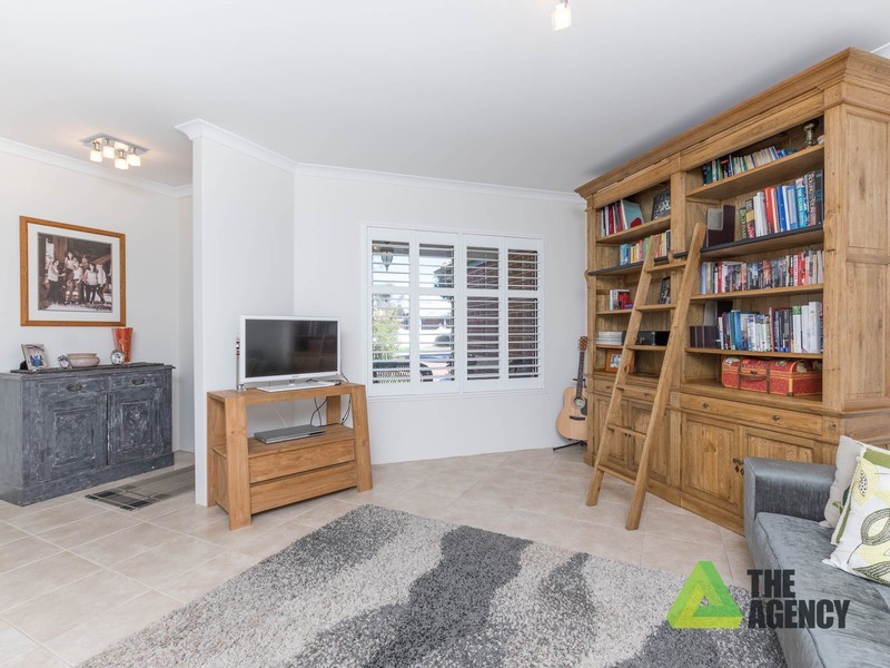 10 Second Avenue, Woodbridge WA 6056