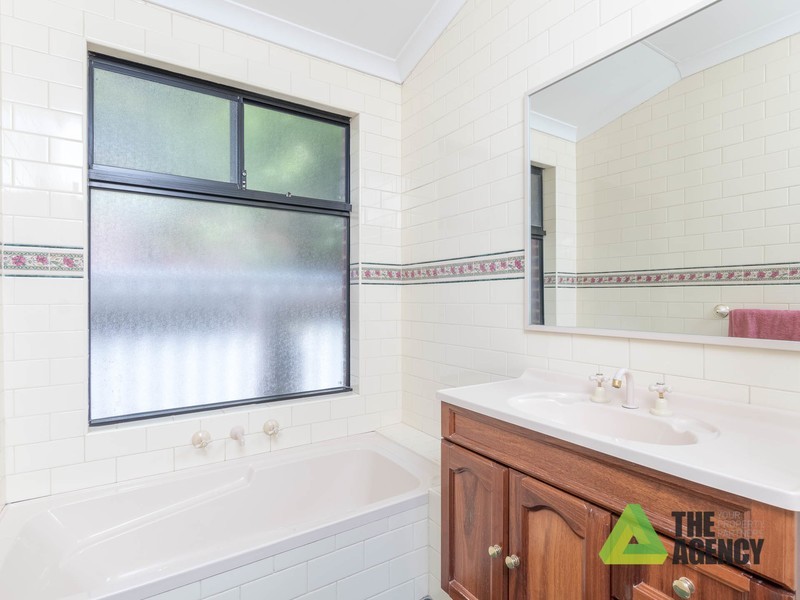 10 Second Avenue, Woodbridge WA 6056