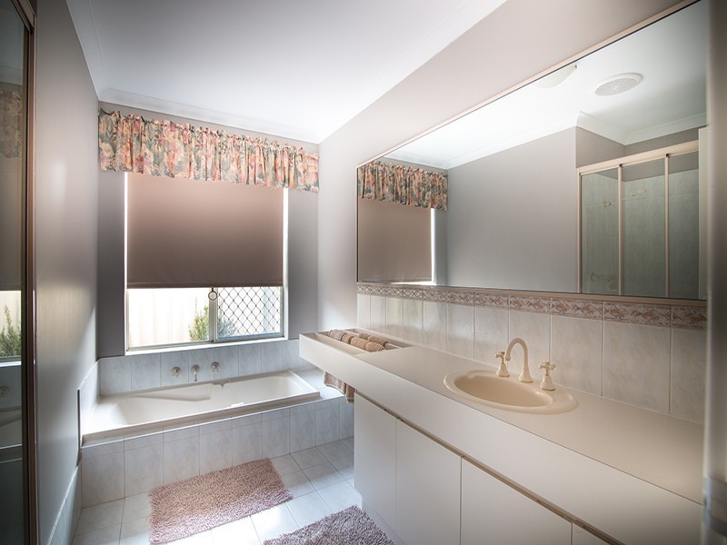 24 Burtonia Place, Canning Vale WA 6155