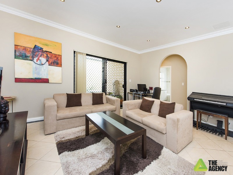 17 Sutherland Street, Westminster WA 6061