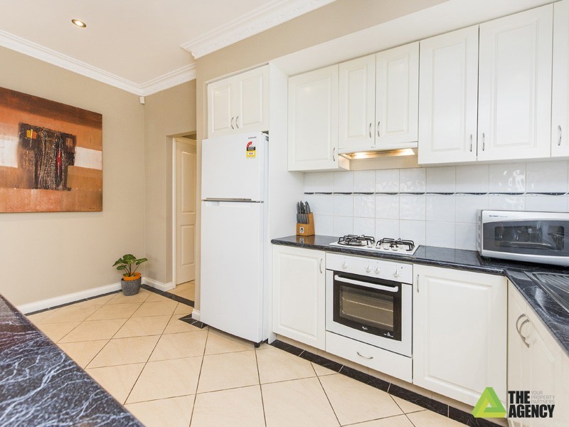 17 Sutherland Street, Westminster WA 6061