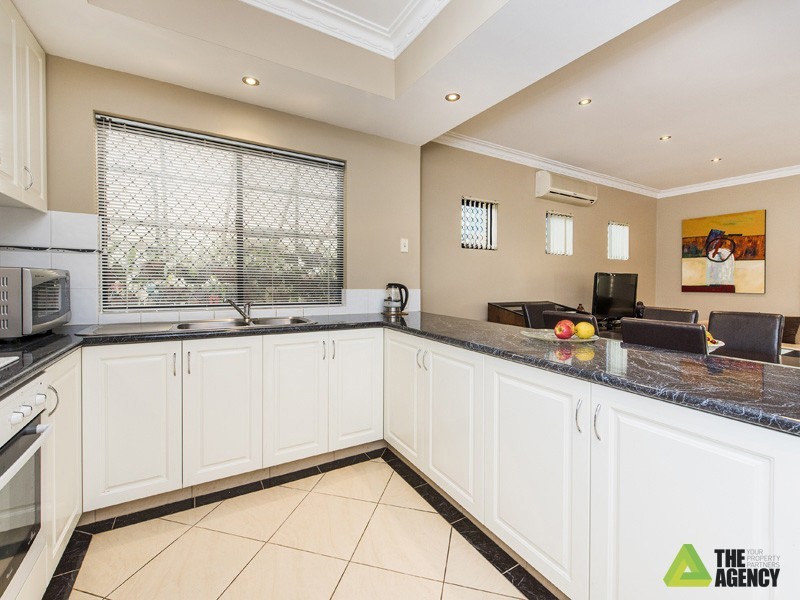 17 Sutherland Street, Westminster WA 6061