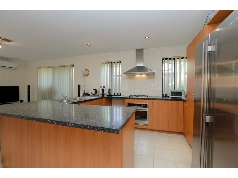 13 Cadoux Promenade, Canning Vale WA 6155