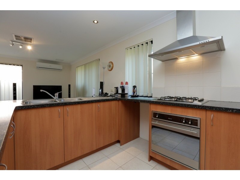 13 Cadoux Promenade, Canning Vale WA 6155