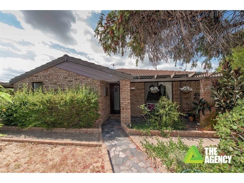 27 Lushington Drive, Padbury WA 6025