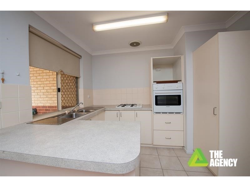 9/20 Blackwattle Parade, Padbury WA 6025