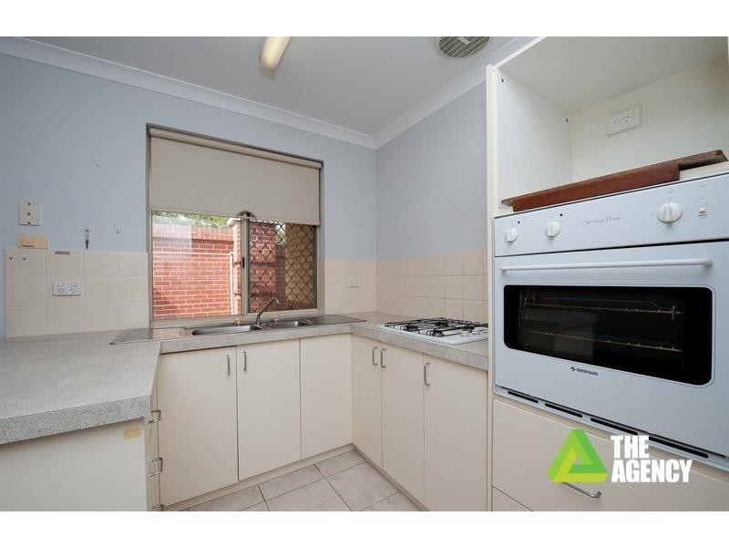 9/20 Blackwattle Parade, Padbury WA 6025