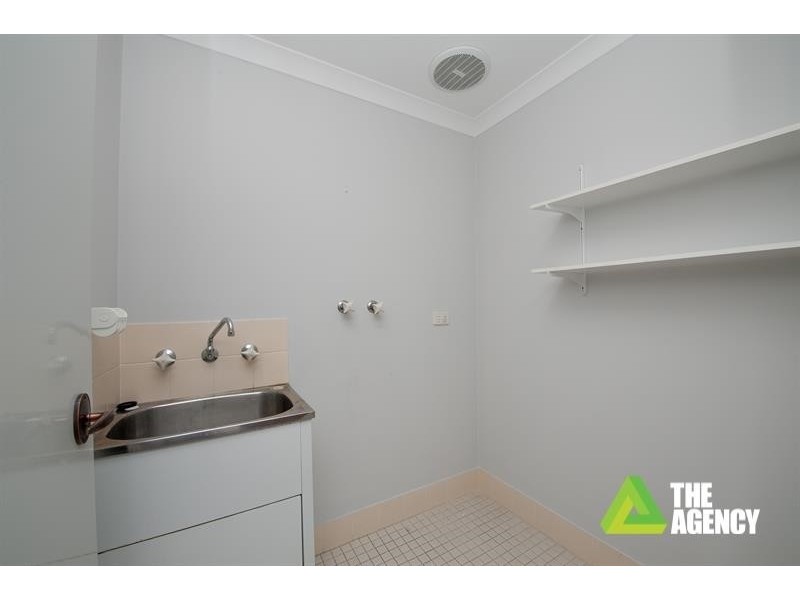 9/20 Blackwattle Parade, Padbury WA 6025