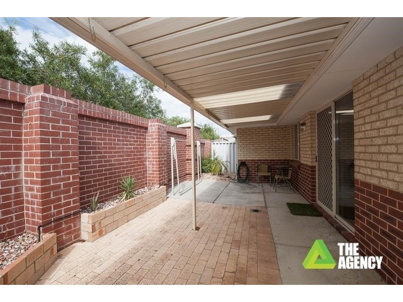 9/20 Blackwattle Parade, Padbury WA 6025