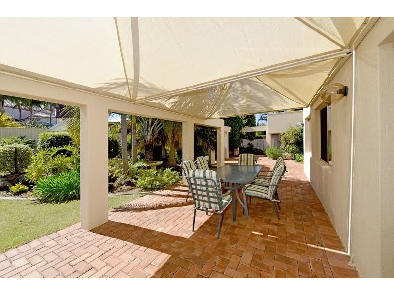 15 Lake Carine Gardens, Carine WA 6020