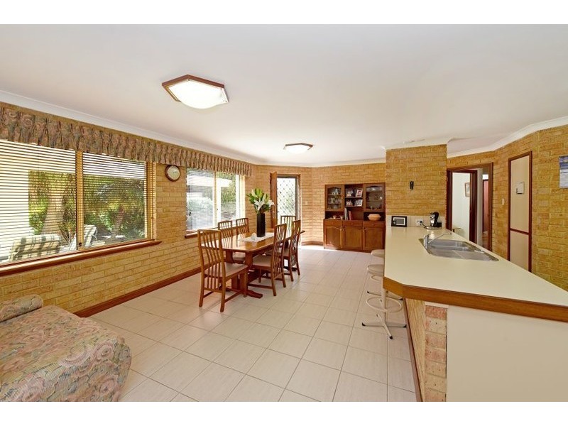 15 Lake Carine Gardens, Carine WA 6020