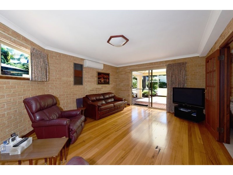 15 Lake Carine Gardens, Carine WA 6020
