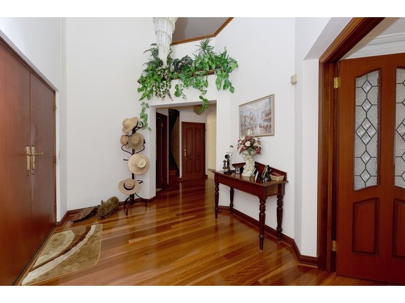 15 Lake Carine Gardens, Carine WA 6020