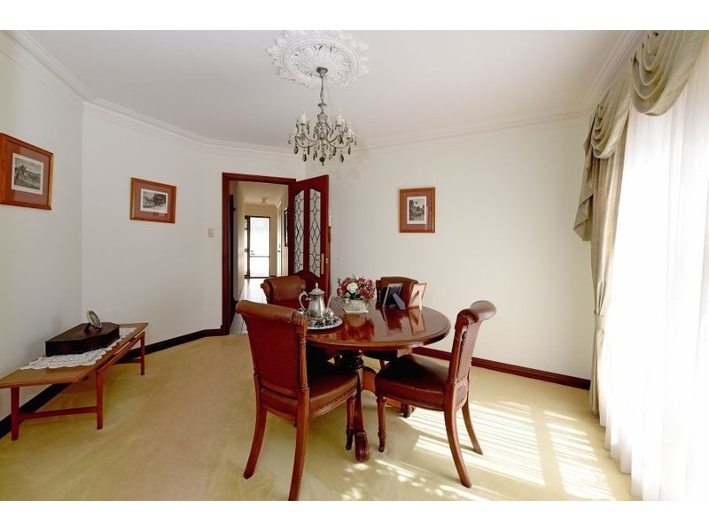 15 Lake Carine Gardens, Carine WA 6020