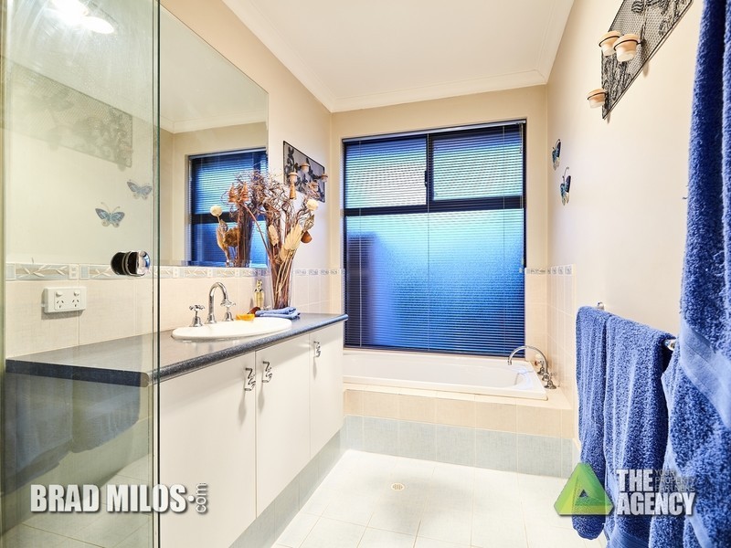 15 Fawcett Crescent, Canning Vale WA 6155