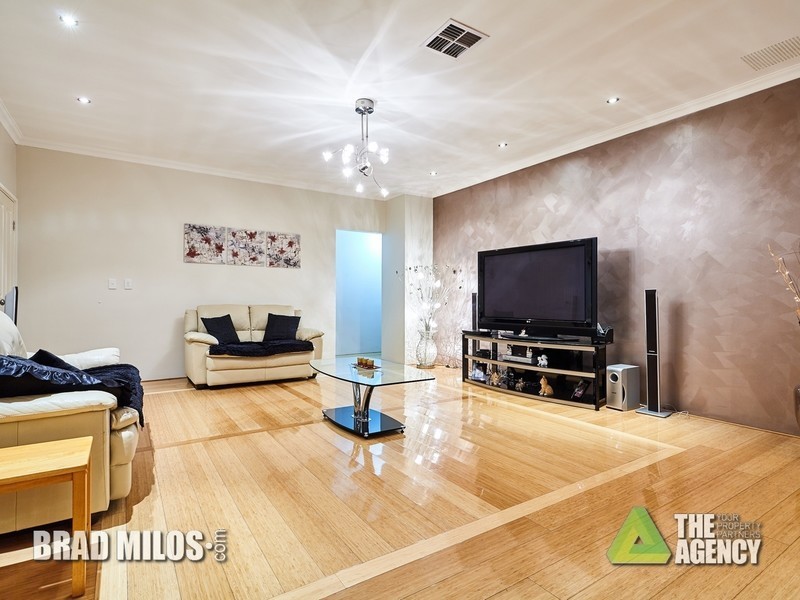 15 Fawcett Crescent, Canning Vale WA 6155