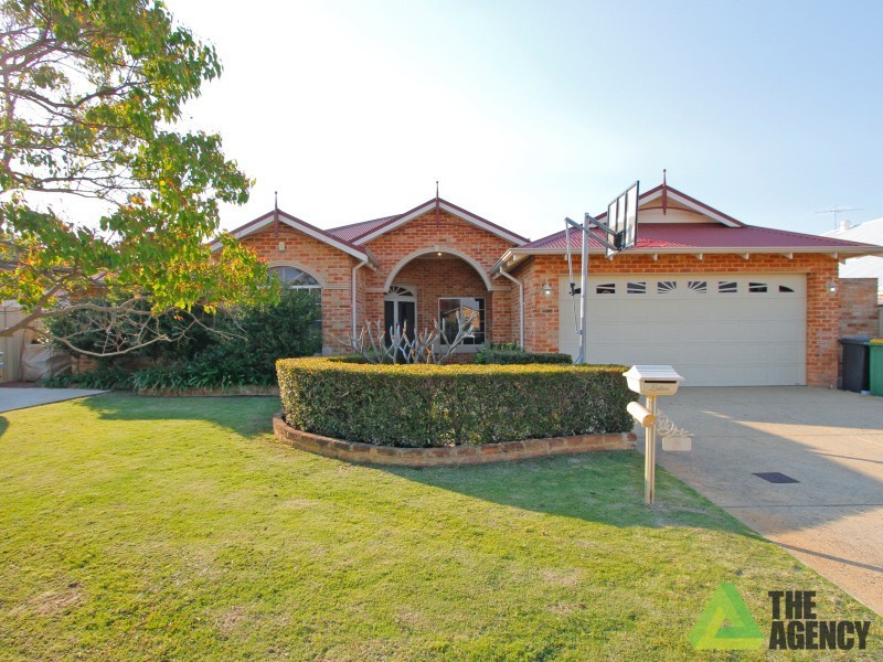 5 Charlecote Way, Canning Vale WA 6155