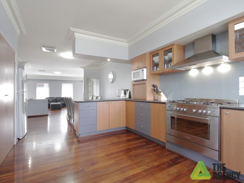 5 Charlecote Way, Canning Vale WA 6155