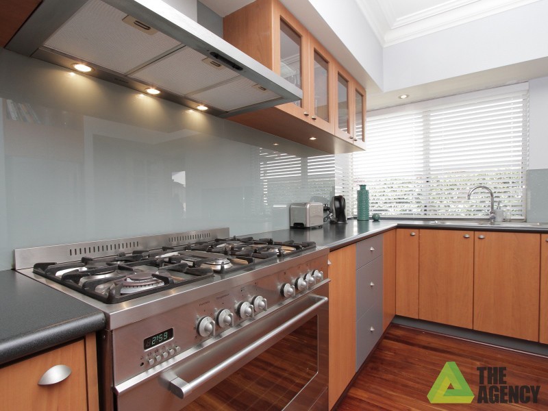 5 Charlecote Way, Canning Vale WA 6155