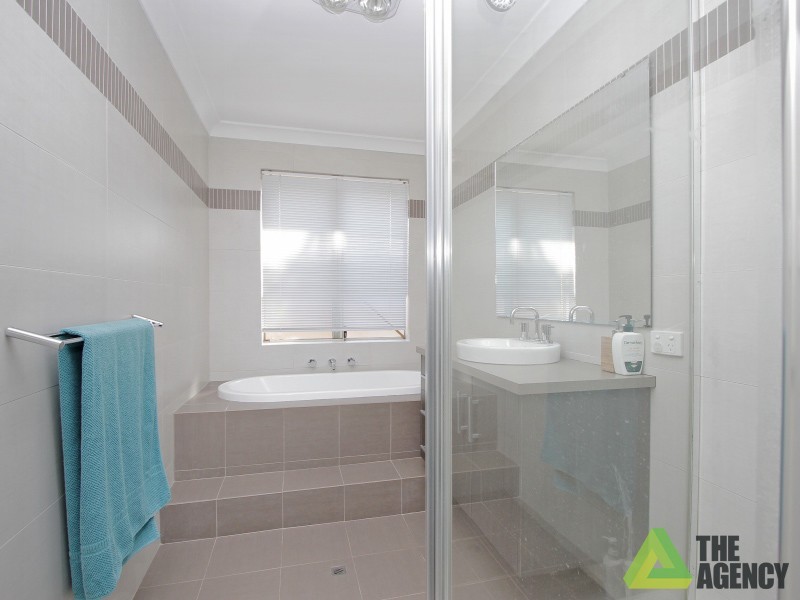 5 Charlecote Way, Canning Vale WA 6155
