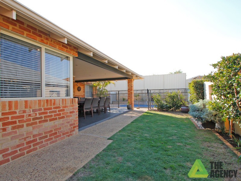 5 Charlecote Way, Canning Vale WA 6155