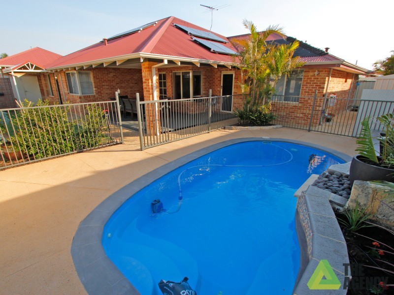 5 Charlecote Way, Canning Vale WA 6155