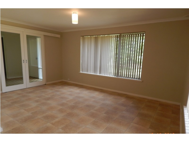 74 Cumming Road, Oakford WA 6121