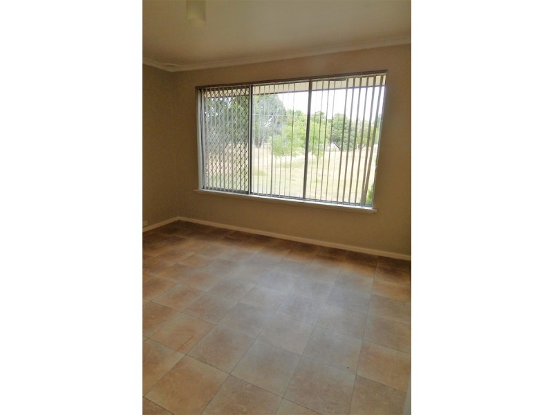 74 Cumming Road, Oakford WA 6121