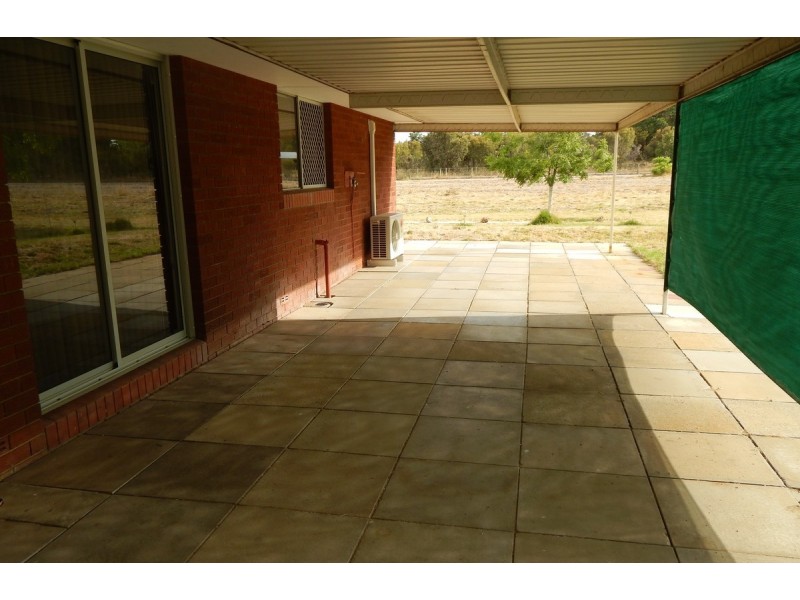 74 Cumming Road, Oakford WA 6121