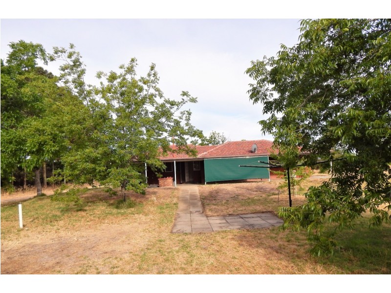 74 Cumming Road, Oakford WA 6121