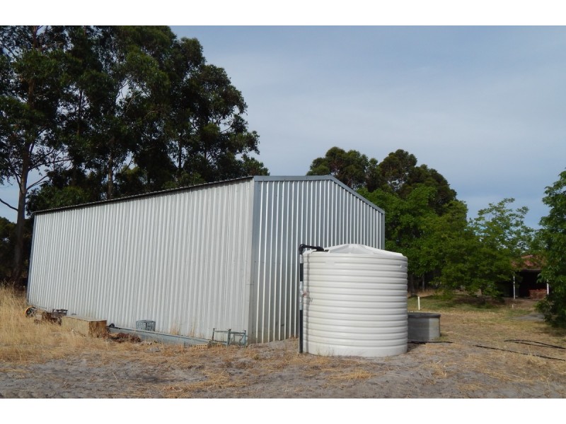 74 Cumming Road, Oakford WA 6121