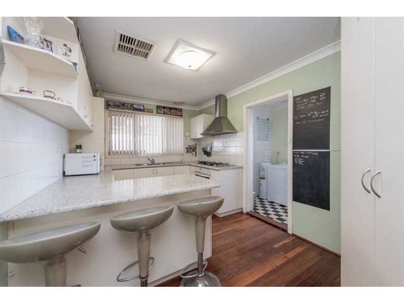 8 Wardlow Way, Balga WA 6061