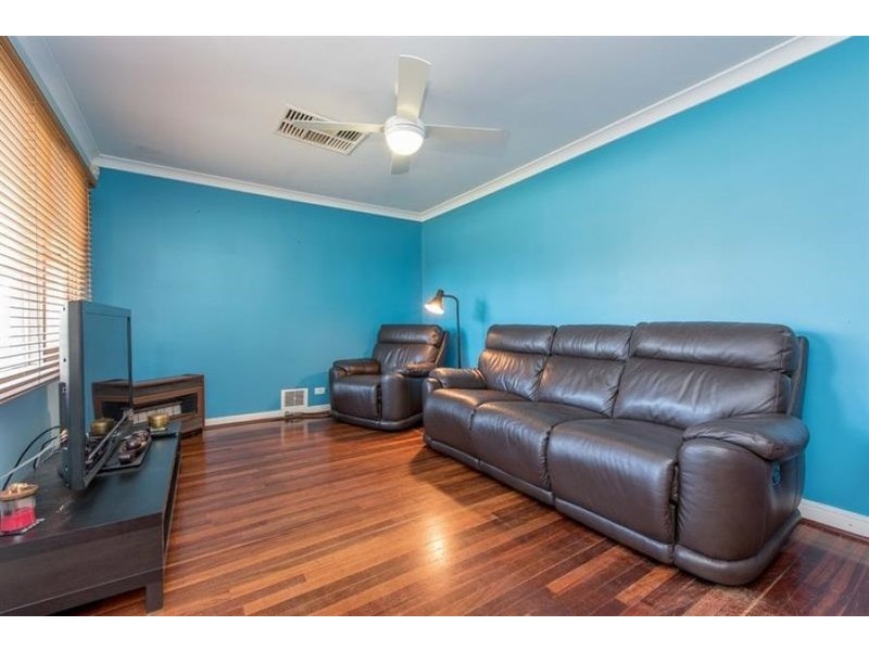 8 Wardlow Way, Balga WA 6061