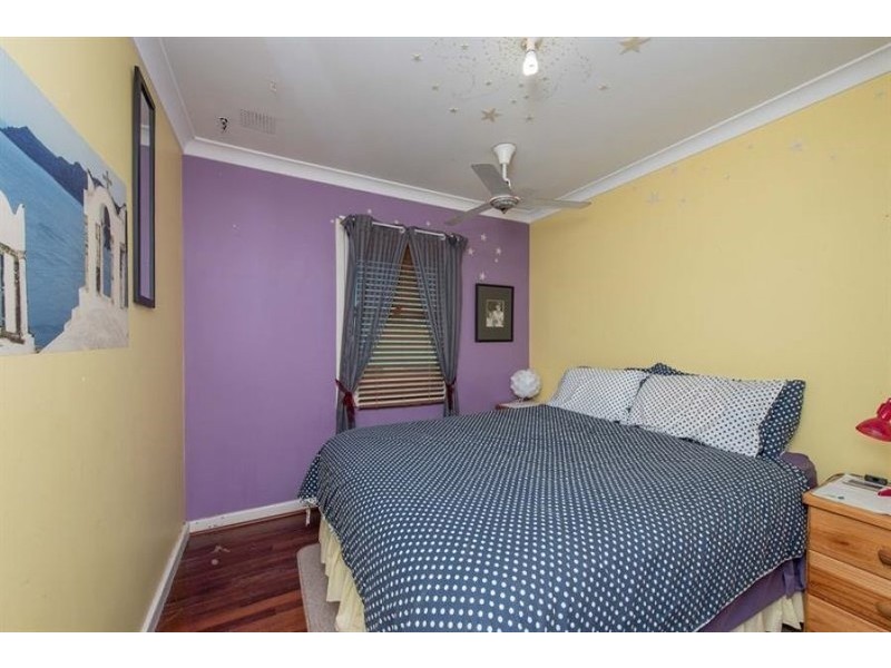 8 Wardlow Way, Balga WA 6061