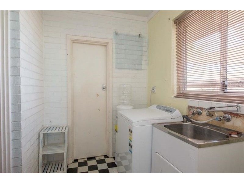 8 Wardlow Way, Balga WA 6061