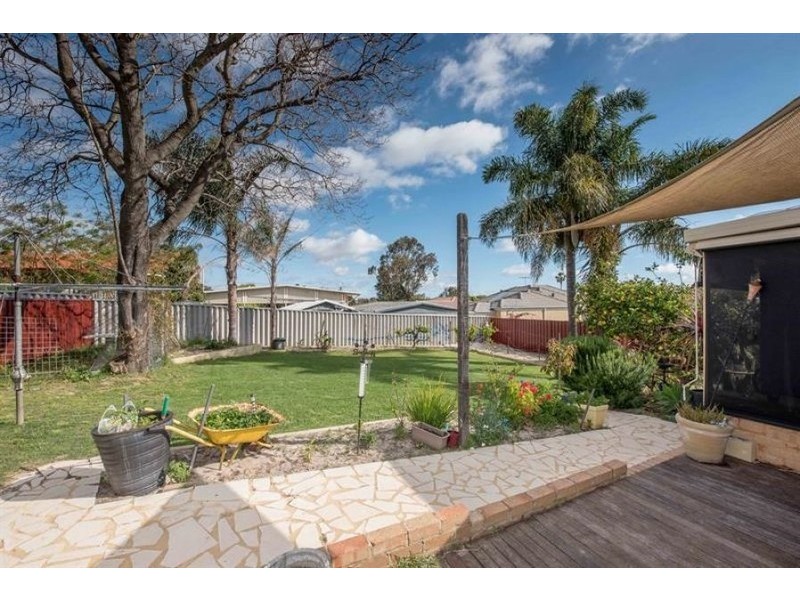 8 Wardlow Way, Balga WA 6061