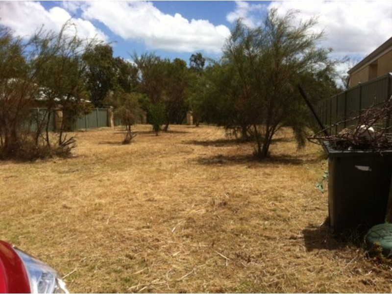 18 Kruger Loop, South Yunderup WA 6208