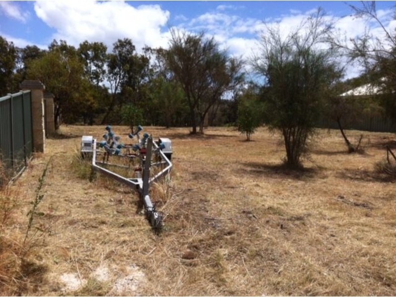 18 Kruger Loop, South Yunderup WA 6208