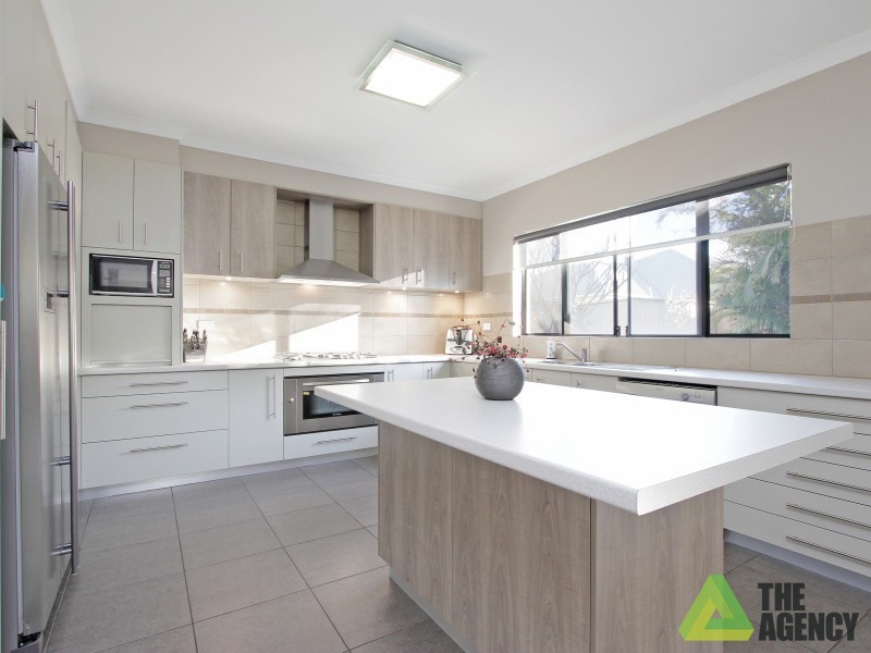 22 Edmonton Road, Canning Vale WA 6155