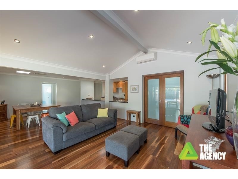 7 Carbridge Way, Duncraig WA 6023