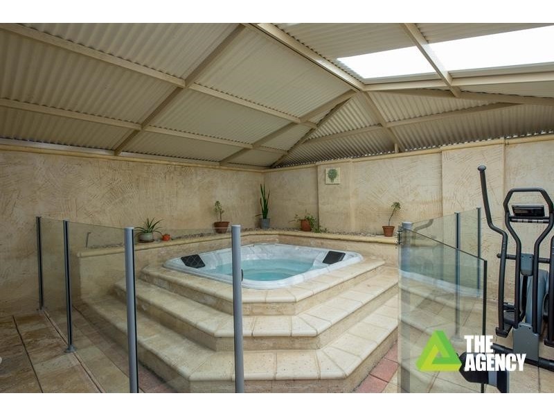 7 Carbridge Way, Duncraig WA 6023