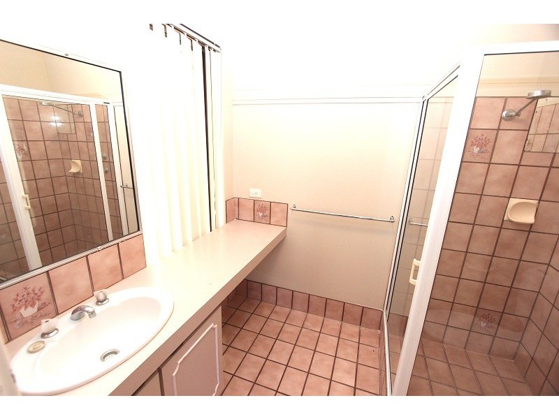 1 Silkwood Close, Halls Head WA 6210