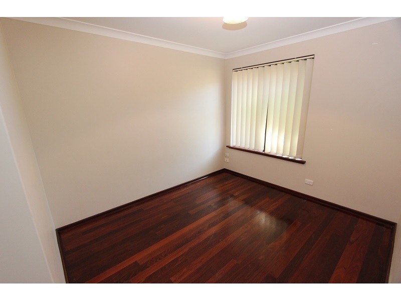 1 Silkwood Close, Halls Head WA 6210