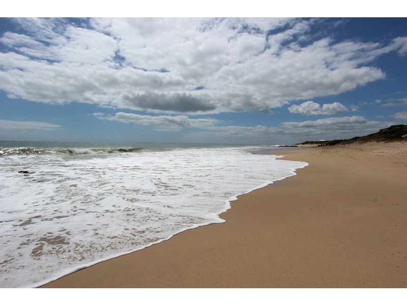 1 Silkwood Close, Halls Head WA 6210