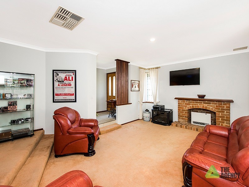 15 Maple Hill Court, Woodvale WA 6026