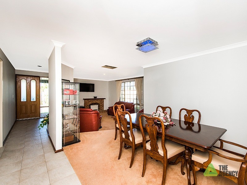 15 Maple Hill Court, Woodvale WA 6026