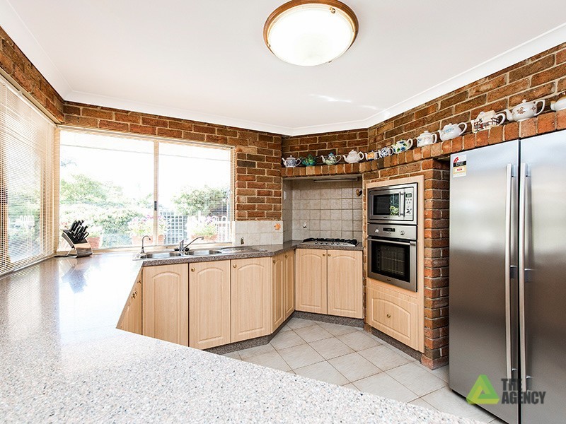 15 Maple Hill Court, Woodvale WA 6026