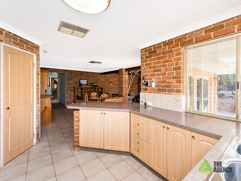 15 Maple Hill Court, Woodvale WA 6026