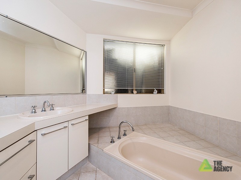 15 Maple Hill Court, Woodvale WA 6026